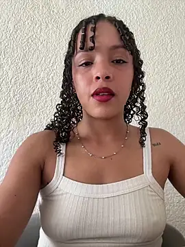 Snapshot of Yasmin777_ chatting on May 27, 5:54 pm Yasmin777 online show from May 27, 5:54 pm