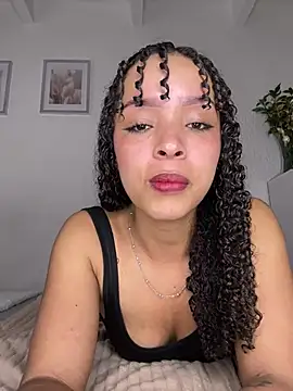 Snapshot of Yasmin777_ chatting on June 15, 9:17 pm Yasmin777 online show from June 15, 9:17 pm