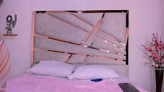 Snapshot of Samy__xx chatting on September 18, 3:47 pm Samy xx online show from September 18, 3:47 pm