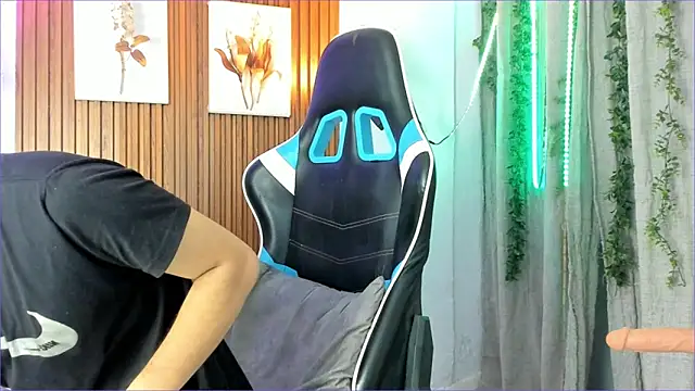 David niet online show from September 11, 5:46 pm