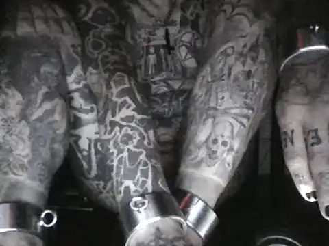 Snapshot of object857 chatting on December 8, 11:24 am object857 online show from December 8, 11:24 am