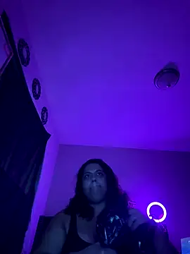 Snapshot of 1n0nlythroat chatting on November 21, 12:10 am 1n0nlythroat online show from November 21, 12:10 am