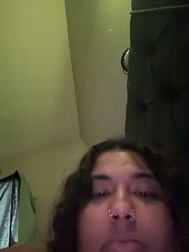 Snapshot of 1n0nlythroat chatting on November 28, 9:06 pm 1n0nlythroat online show from November 28, 9:06 pm