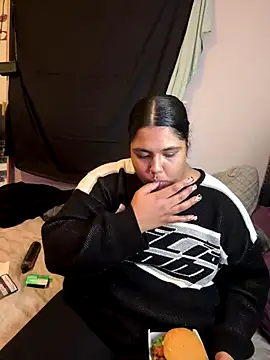 1n0nlythroat online show from December 23, 1:14 am