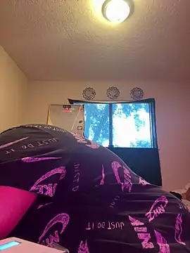 1n0nlythroat online show from February 9, 9:30 pm