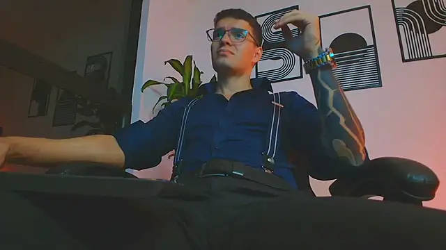 ALPHA DOMINUS  online show from June 15, 4:47 am