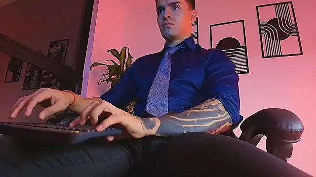 Snapshot of ALPHA_DOMINUS_ chatting on June 28, 3:45 am ALPHA DOMINUS online show from June 28, 3:45 am