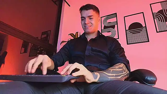 Snapshot of ALPHA_DOMINUS_ chatting on July 4, 4:29 am ALPHA DOMINUS online show from July 4, 4:29 am