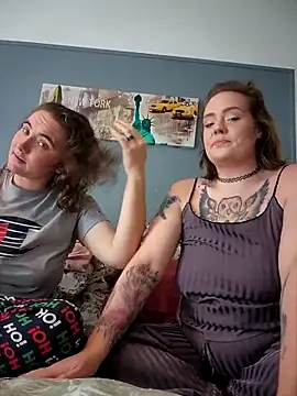 Snapshot of AndHerXO chatting on December 15, 1:59 pm AndHerXO online show from December 15, 1:59 pm