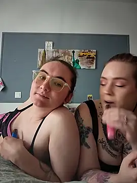 AndHerXO online show from March 13, 12:34 pm