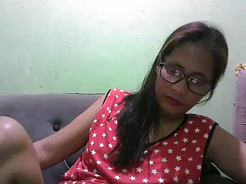 HotLadyPinay32 online show from July 24, 8:45 am