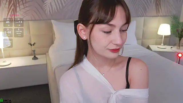 Snapshot of LolaPrise chatting on September 28, 1:33 am LolaPrise online show from September 28, 1:33 am