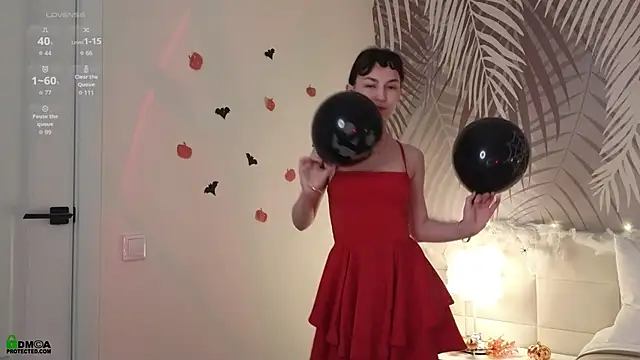 Snapshot of LolaPrise chatting on November 1, 1:40 am LolaPrise online show from November 1, 1:40 am