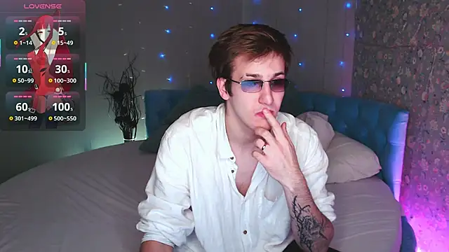 Snapshot of KiskaKurt chatting on September 21, 11:23 am KiskaKurt online show from September 21, 11:23 am