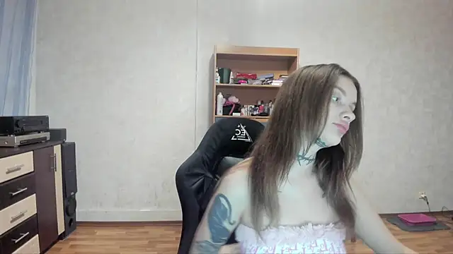 AlisTris online show from November 19, 5:46 pm