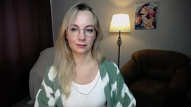 Ava Elior online show from September 9, 9:20 am