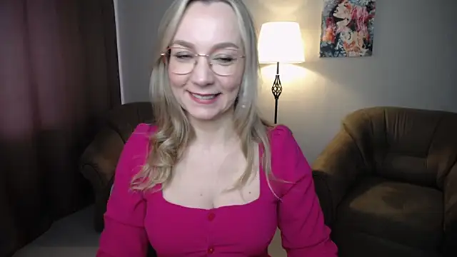 Snapshot of Ava_Elior chatting on May 5, 10:12 am Ava Elior online show from May 5, 10:12 am