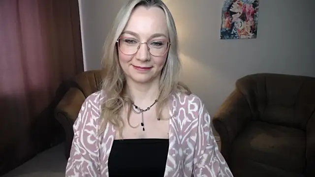 Snapshot of Ava_Elior chatting on May 8, 10:53 am Ava Elior online show from May 8, 10:53 am