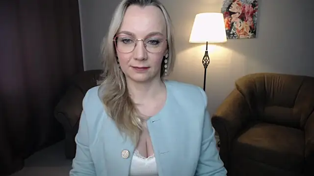 Snapshot of Ava_Elior chatting on May 11, 10:21 am Ava Elior online show from May 11, 10:21 am