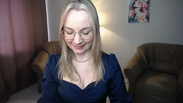 Snapshot of Ava_Elior chatting on May 15, 11:17 am Ava Elior online show from May 15, 11:17 am
