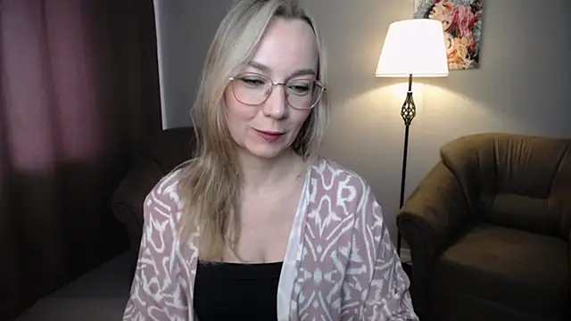 Snapshot of Ava_Elior chatting on May 24, 10:53 am Ava Elior online show from May 24, 10:53 am
