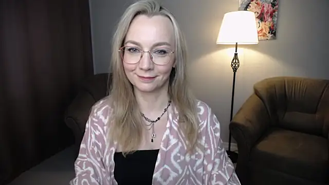 Snapshot of Ava_Elior chatting on May 25, 8:31 am Ava Elior online show from May 25, 8:31 am