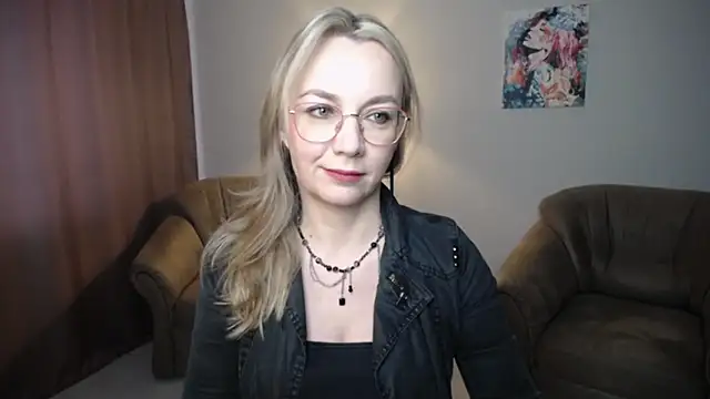Snapshot of Ava_Elior chatting on May 28, 10:23 am Ava Elior online show from May 28, 10:23 am