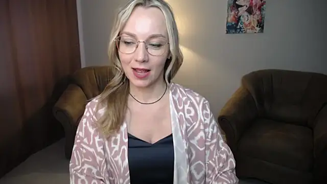 Snapshot of Ava_Elior chatting on June 3, 2:33 pm Ava Elior online show from June 3, 2:33 pm