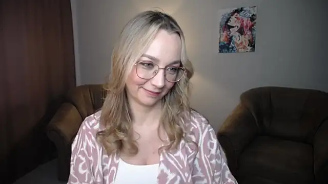Snapshot of Ava_Elior chatting on June 18, 11:36 am Ava Elior online show from June 18, 11:36 am