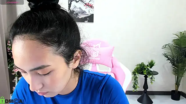 FlirtyAura online show from October 23, 2:44 am