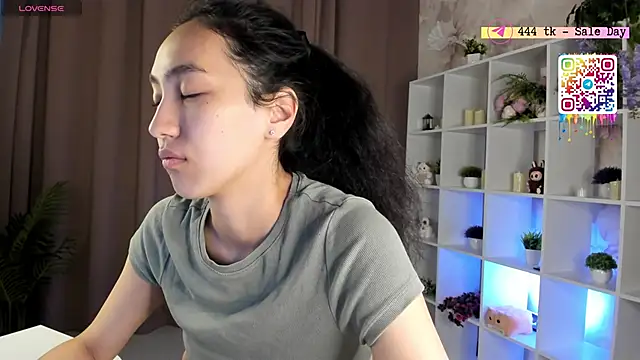 Snapshot of FlirtyAura chatting on May 26, 3:35 am FlirtyAura online show from May 26, 3:35 am