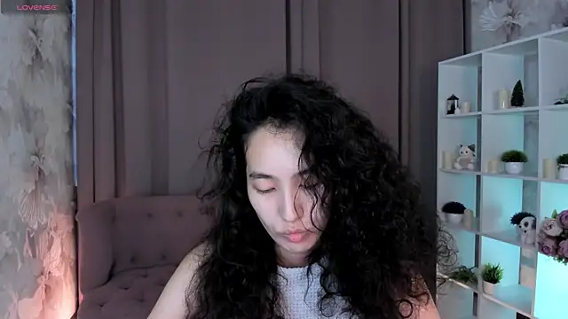 Snapshot of FlirtyAura chatting on July 20, 3:43 am FlirtyAura online show from July 20, 3:43 am