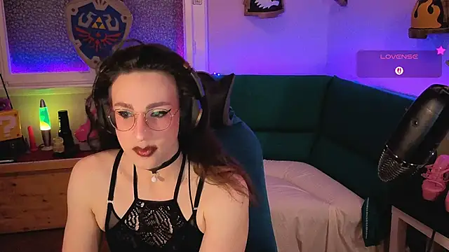 Snapshot of Zesty_Peach chatting on June 6, 10:47 pm Zesty Peach online show from June 6, 10:47 pm