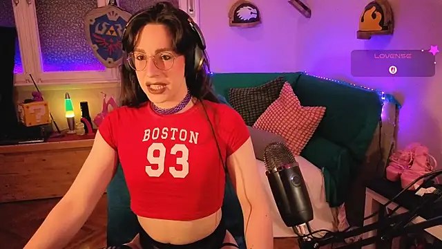 Snapshot of Zesty_Peach chatting on June 10, 8:41 pm Zesty Peach online show from June 10, 8:41 pm