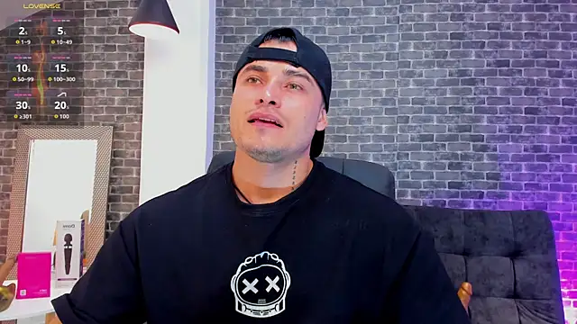 connorsmiith online show from September 11, 1:55 pm