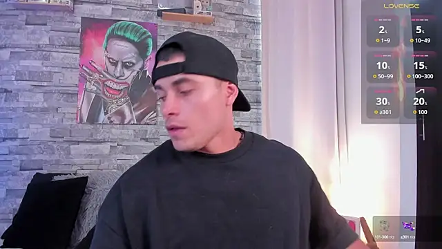 connorsmiith online show from October 17, 9:17 pm