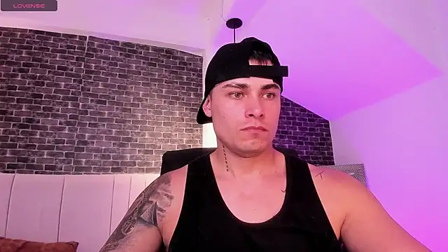 connorsmiith online show from February 16, 11:50 am