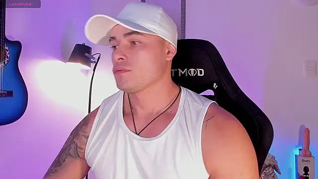Snapshot of connorsmiith chatting on June 1, 12:40 pm connorsmiith online show from June 1, 12:40 pm