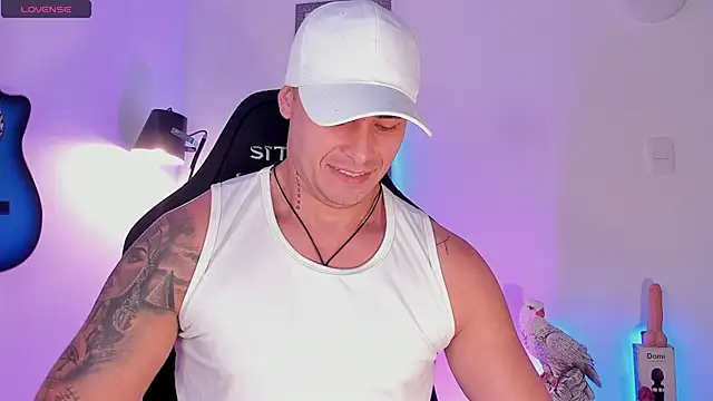 Snapshot of connorsmiith chatting on June 9, 1:56 pm connorsmiith online show from June 9, 1:56 pm
