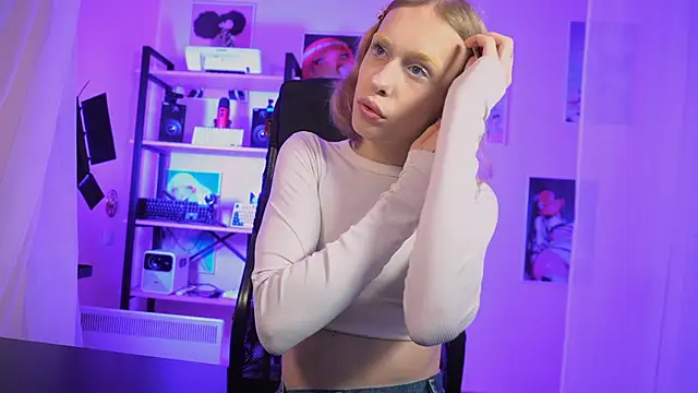 BarbieRichy online show from October 18, 5:21 am