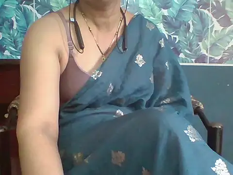 Snapshot of Marathi_q4een01 chatting on June 2, 5:09 am Marathi q4een01 online show from June 2, 5:09 am