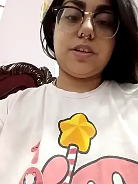 Lovelyrainn online show from December 20, 12:29 am