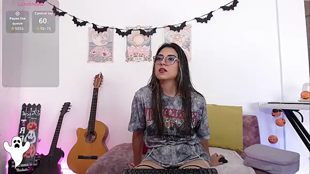 Snapshot of Susanahendrix chatting on October 4, 7:34 pm Susanahendrix online show from October 4, 7:34 pm