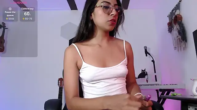 Susanahendrix online show from April 27, 6:17 pm