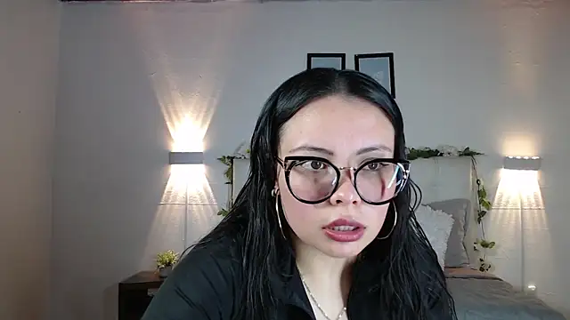 Megan 05  online show from November 30, 5:28 pm