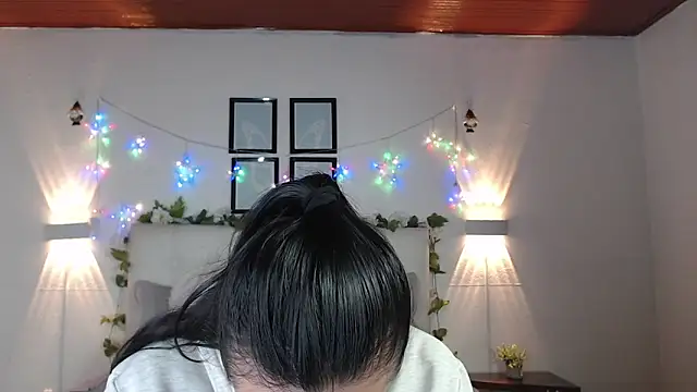Megan 05  online show from April 22, 7:15 pm