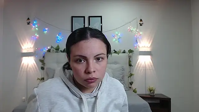 Snapshot of Megan_05_ chatting on May 13, 7:00 pm Megan 05 online show from May 13, 7:00 pm