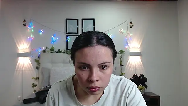 Snapshot of Megan_05_ chatting on May 20, 7:20 pm Megan 05 online show from May 20, 7:20 pm