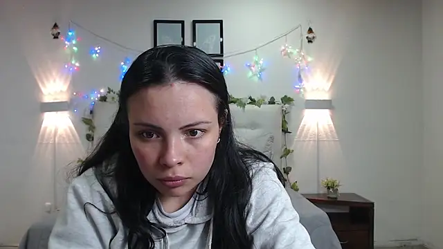 Snapshot of Megan_05_ chatting on May 21, 7:10 pm Megan 05 online show from May 21, 7:10 pm