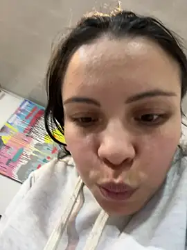 Snapshot of Megan_05_ chatting on May 26, 7:21 pm Megan 05 online show from May 26, 7:21 pm